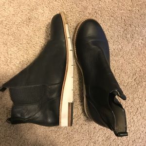 Matt Bernson Infinity Chelsea Boots (size 7)